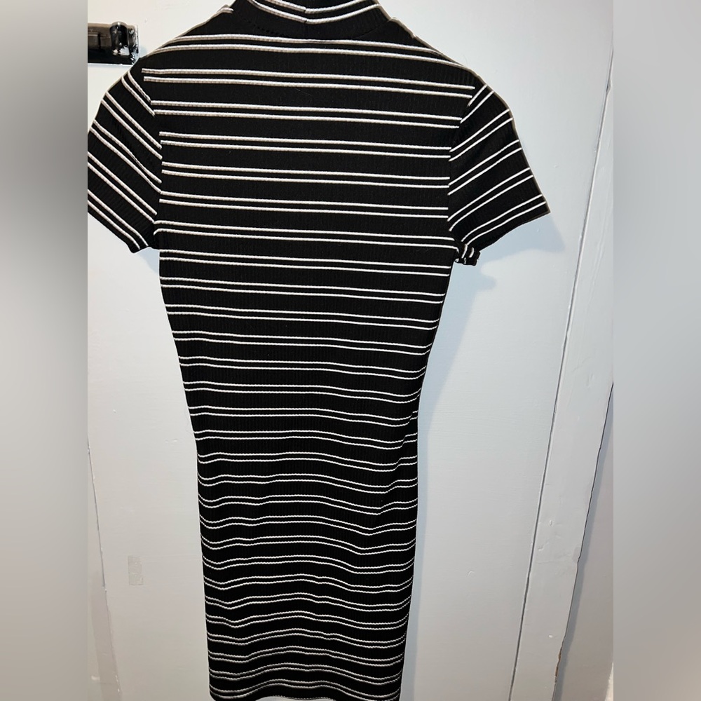 Forever 21 Body Con Black Short Sleeve Dress